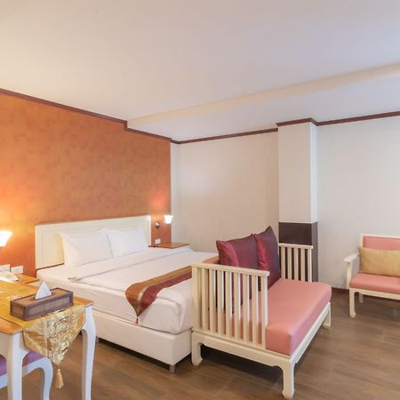 J&Y Hotel Latphrao 35 Bangkok Extérieur photo