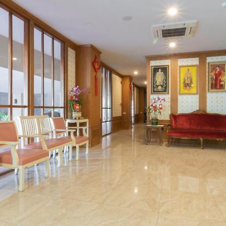 J&Y Hotel Latphrao 35 Bangkok Extérieur photo