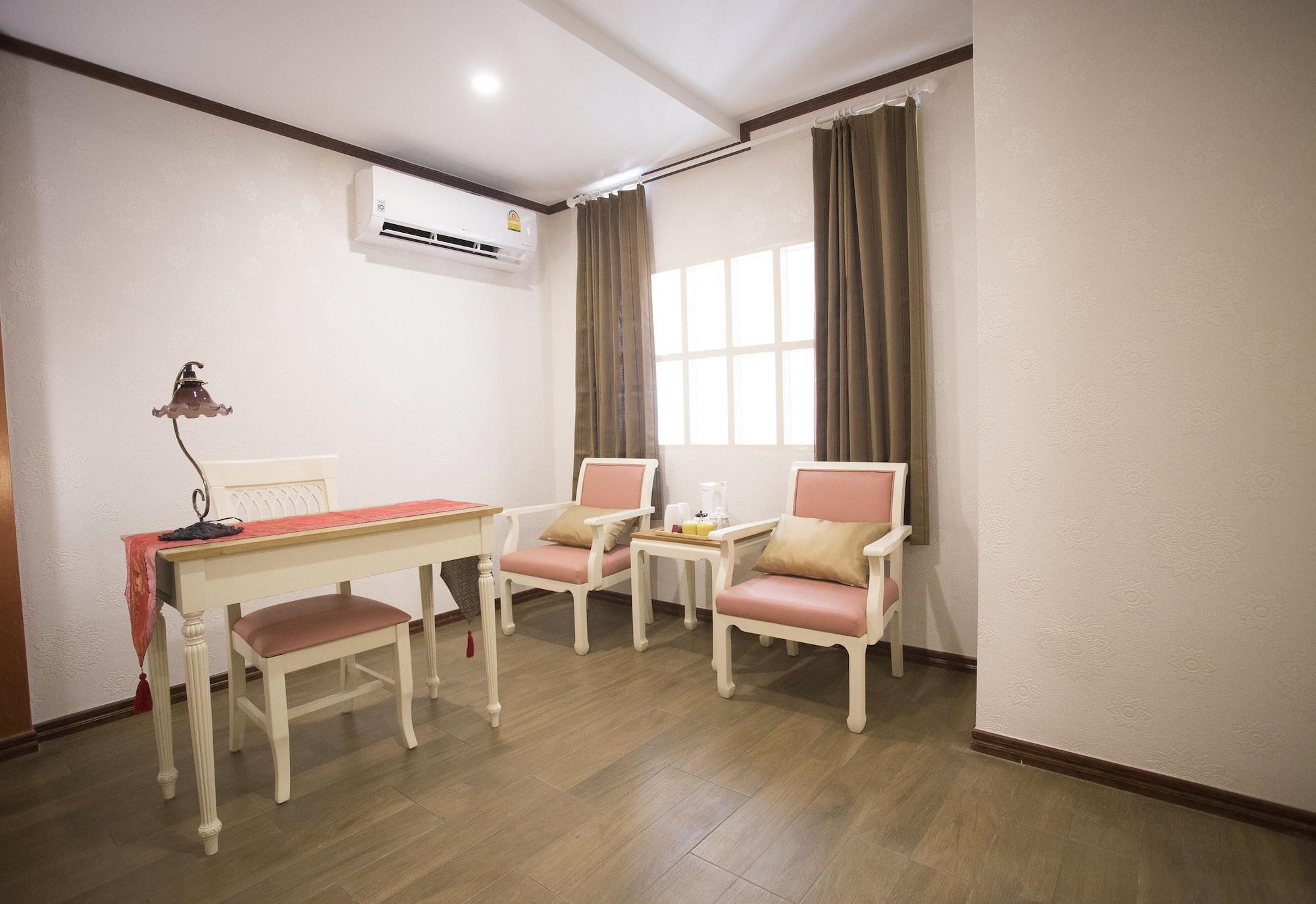 J&Y Hotel Latphrao 35 Bangkok Extérieur photo