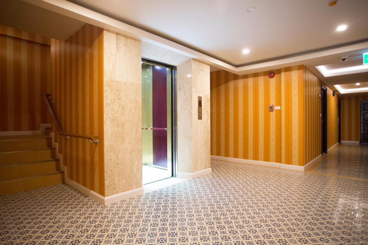 J&Y Hotel Latphrao 35 Bangkok Extérieur photo
