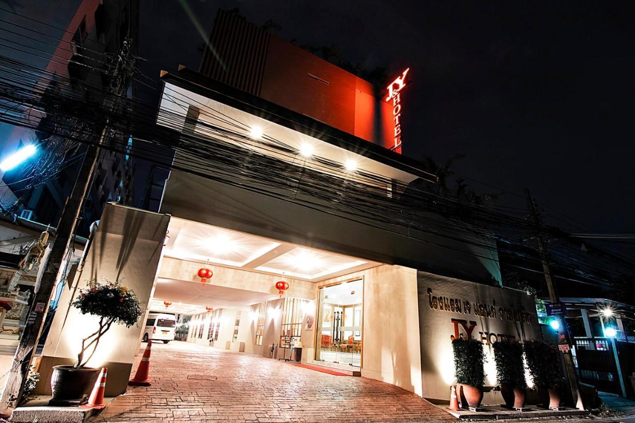 J&Y Hotel Latphrao 35 Bangkok Extérieur photo