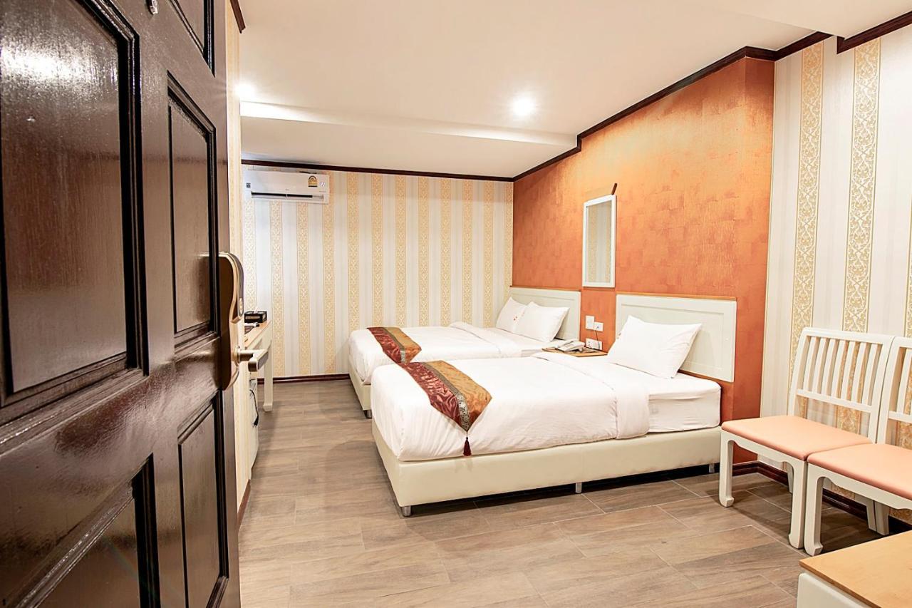 J&Y Hotel Latphrao 35 Bangkok Extérieur photo