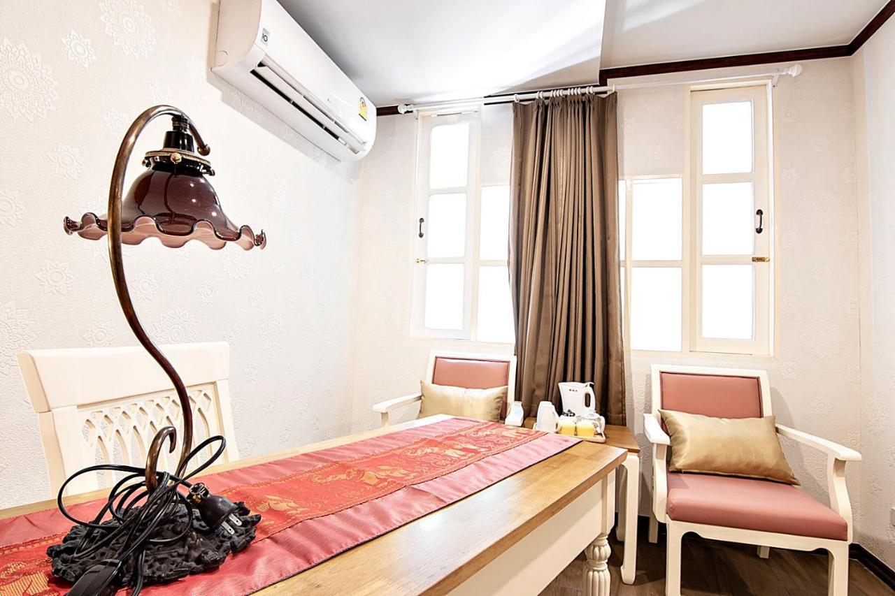 J&Y Hotel Latphrao 35 Bangkok Extérieur photo