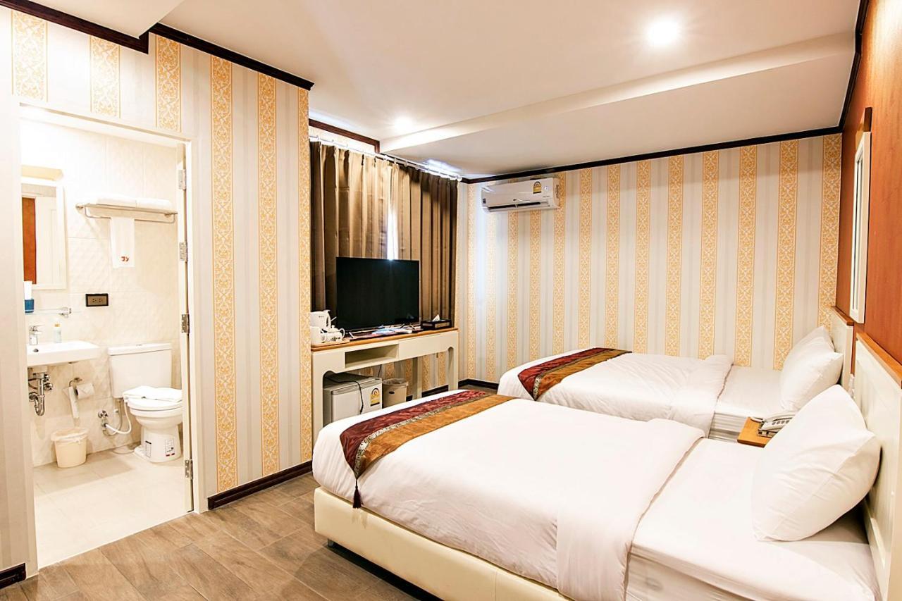 J&Y Hotel Latphrao 35 Bangkok Extérieur photo