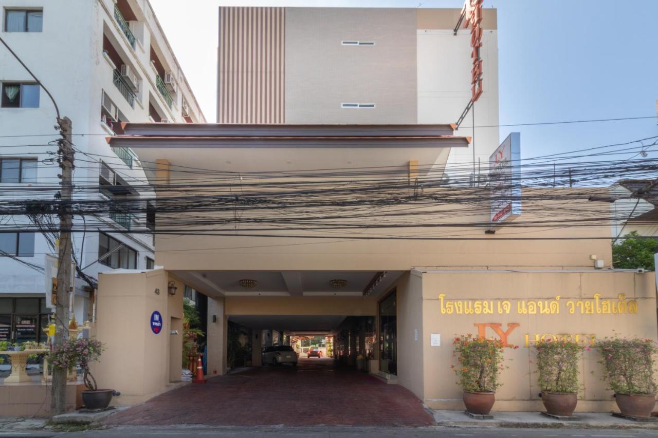 J&Y Hotel Latphrao 35 Bangkok Extérieur photo